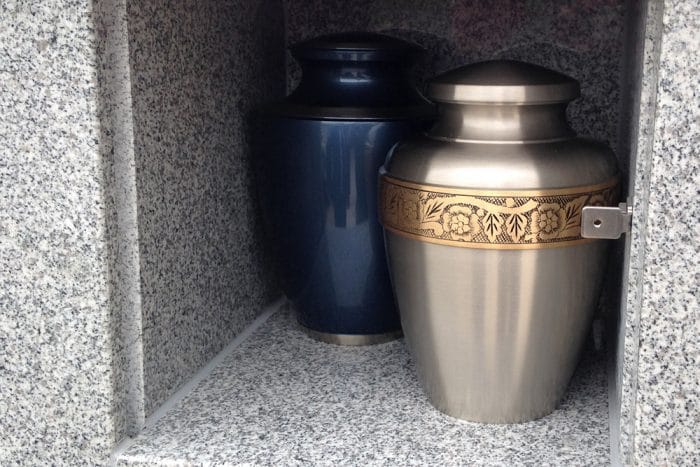 Garden-Series-Urns-700x467